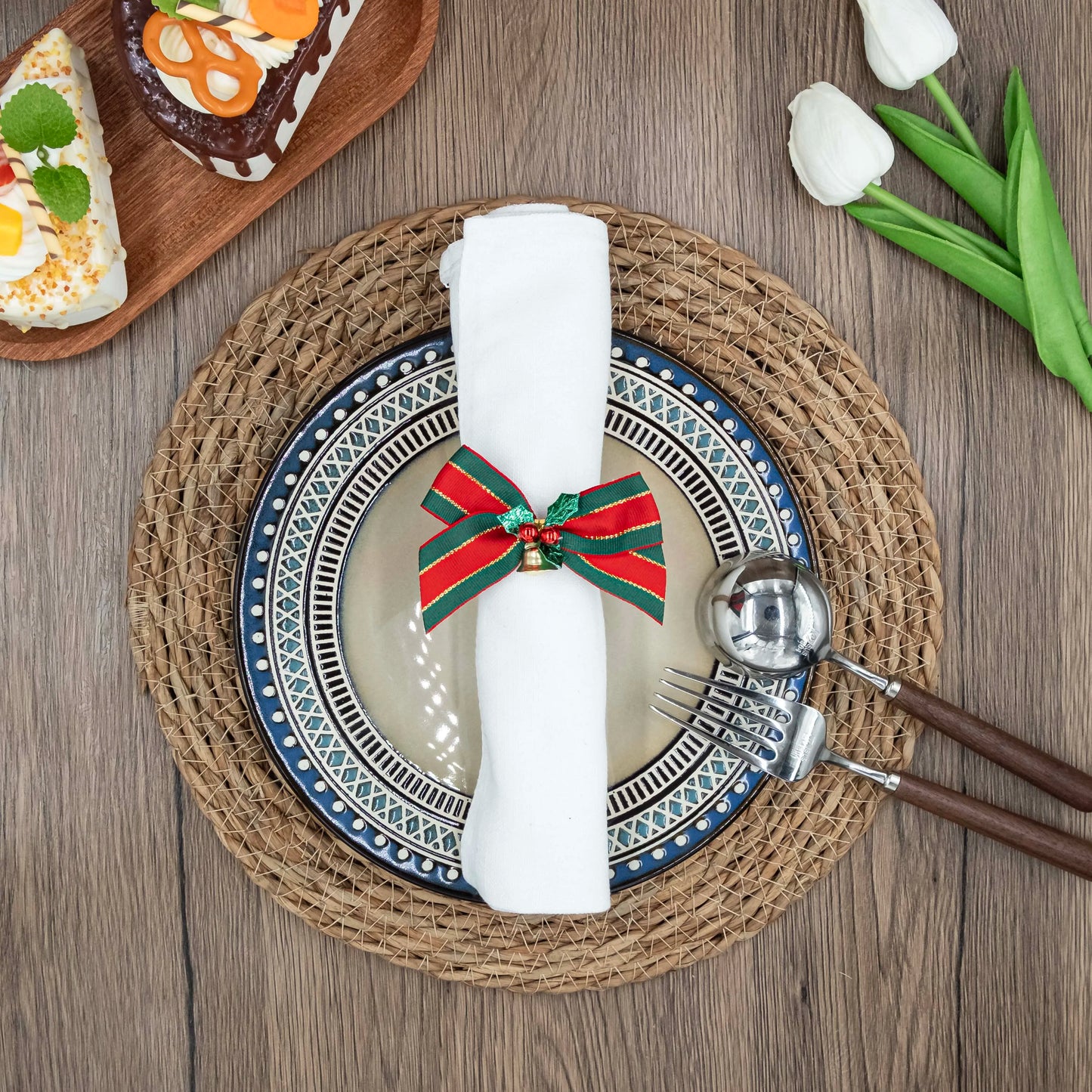 12Pcs Elegant Christmas Bow Napkin Rings- Festive Red & Green Christmas Decor, Table Decor for Weddings, Banquets, Hotels