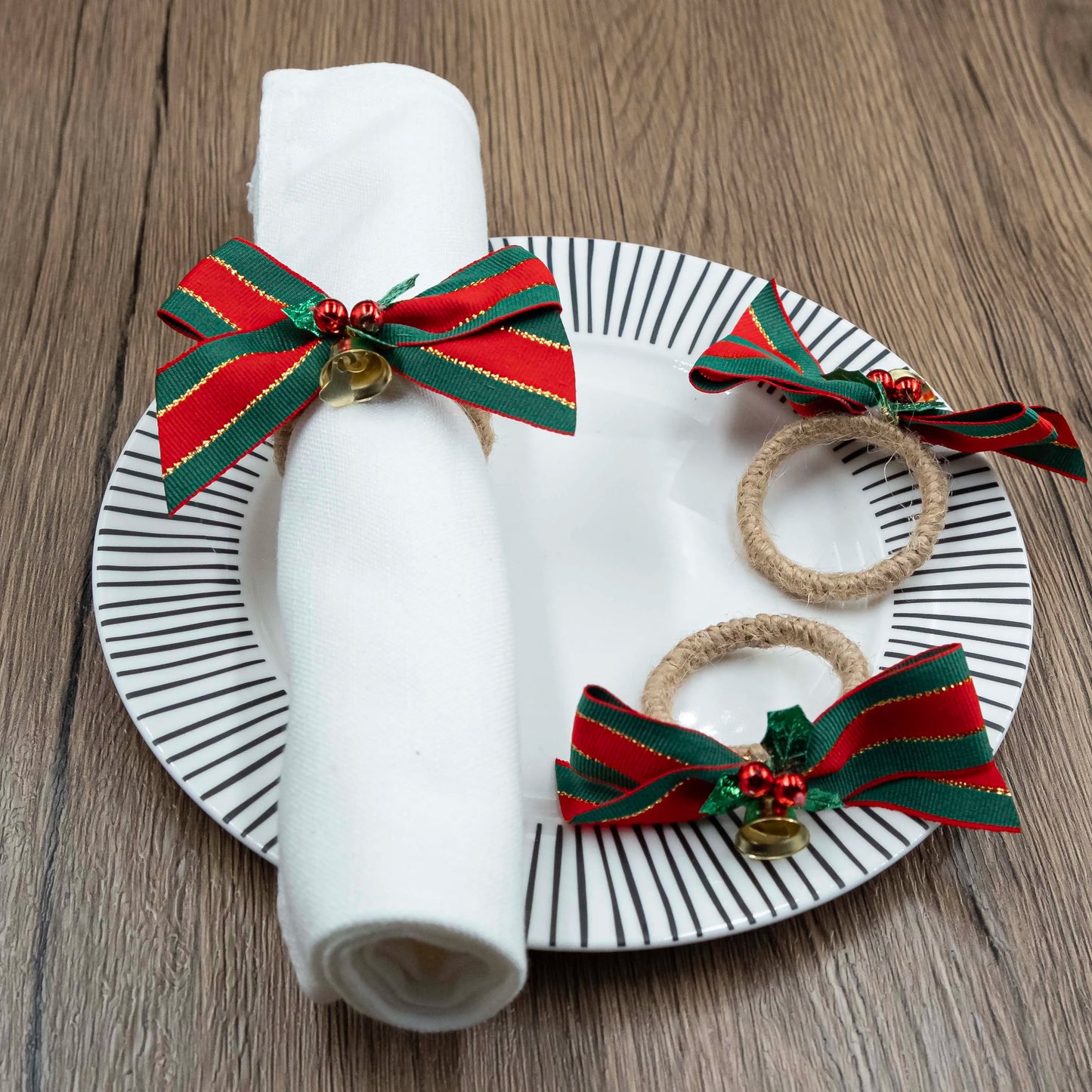 12Pcs Elegant Christmas Bow Napkin Rings- Festive Red & Green Christmas Decor, Table Decor for Weddings, Banquets, Hotels